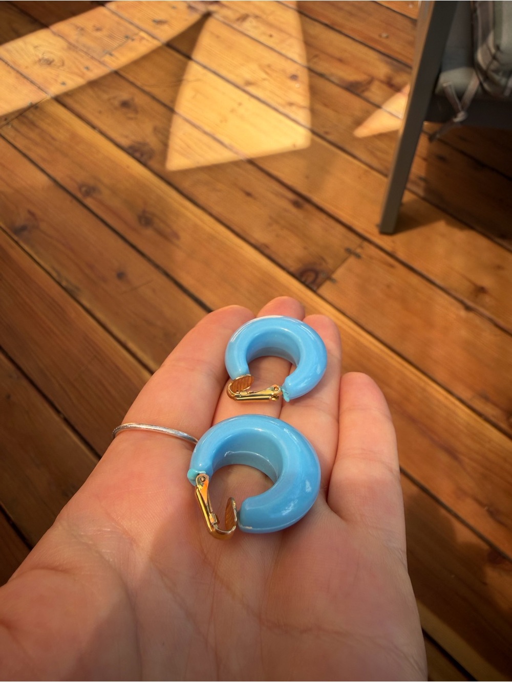Sky Blue Clip-On Hoop Earrings Chunky Retro - Picture 3 of 6